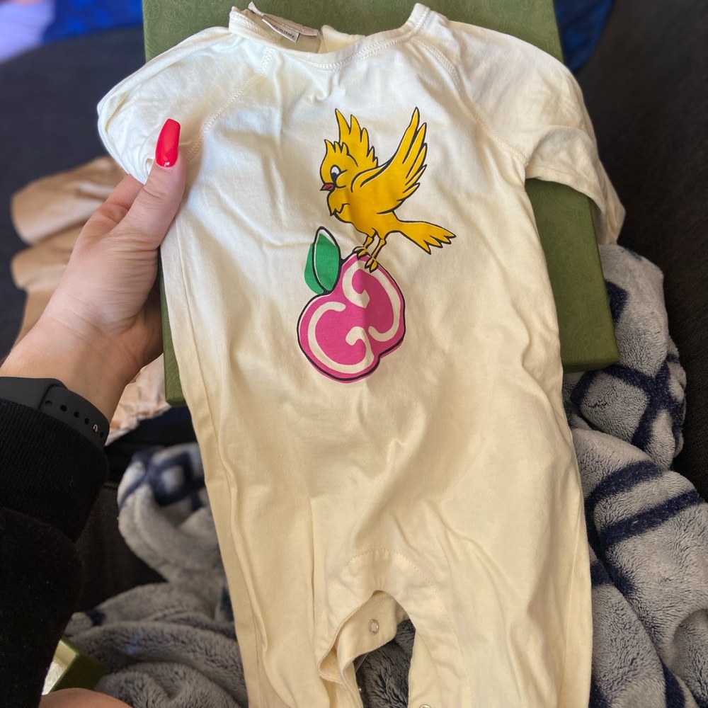 Gucci outfit- No stains. In original gucci box.
